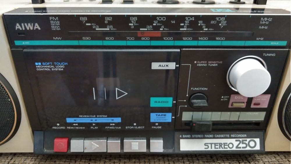 Стерео магнитола Aiwa CS-250H