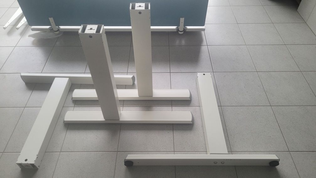 Solidne biurko Haworth z regulowaną wysokością