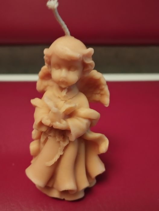 Свеча ангел з голубом в отличном состоянии стоит 75гр новая пишите уп