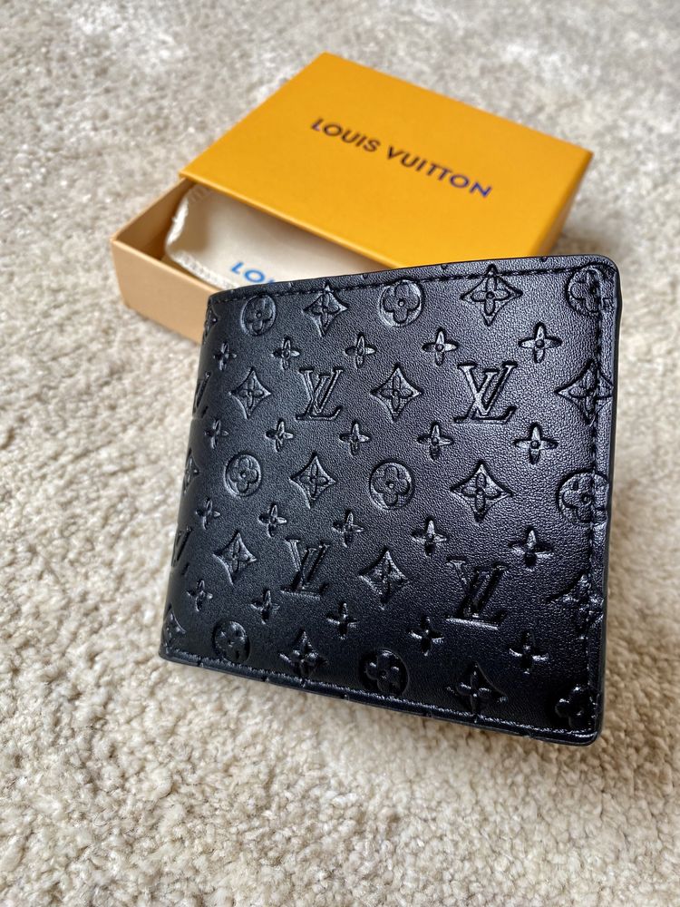 Carteira Louis Vuitton Embossed Flower