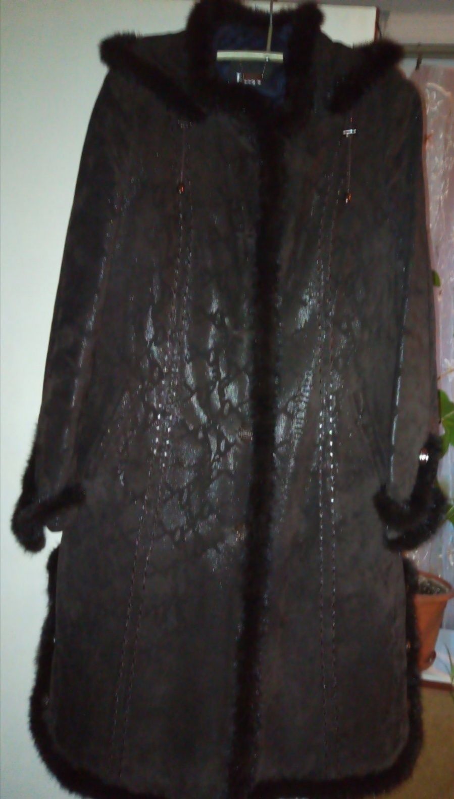 Куртка пальто з лазерної шкіри