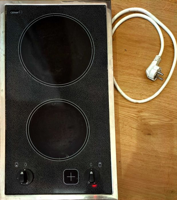 Płyta ceramiczna Amica PG2VQ103 — 2 pola, 3.0 kW, w pełni sprawna