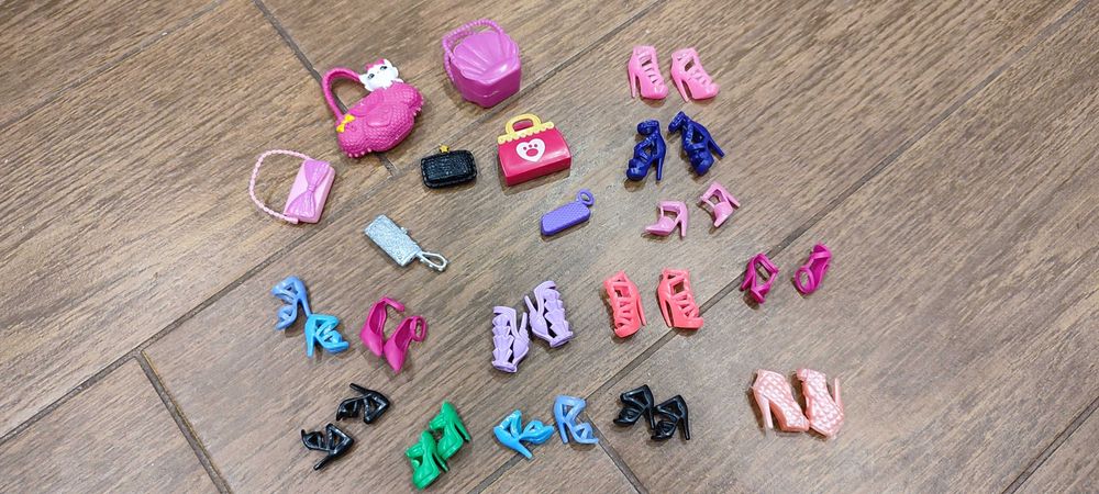 Buty i torebki dla lalek Barbie, 20 sztuk