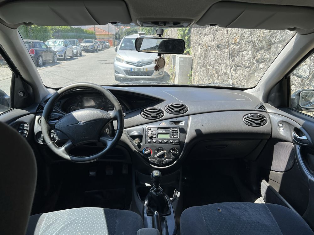 Ford Focus Sedan 2002