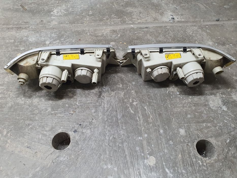 Фара права ліва ваз фари 2110 2111 2112 з поворотниками оригінал