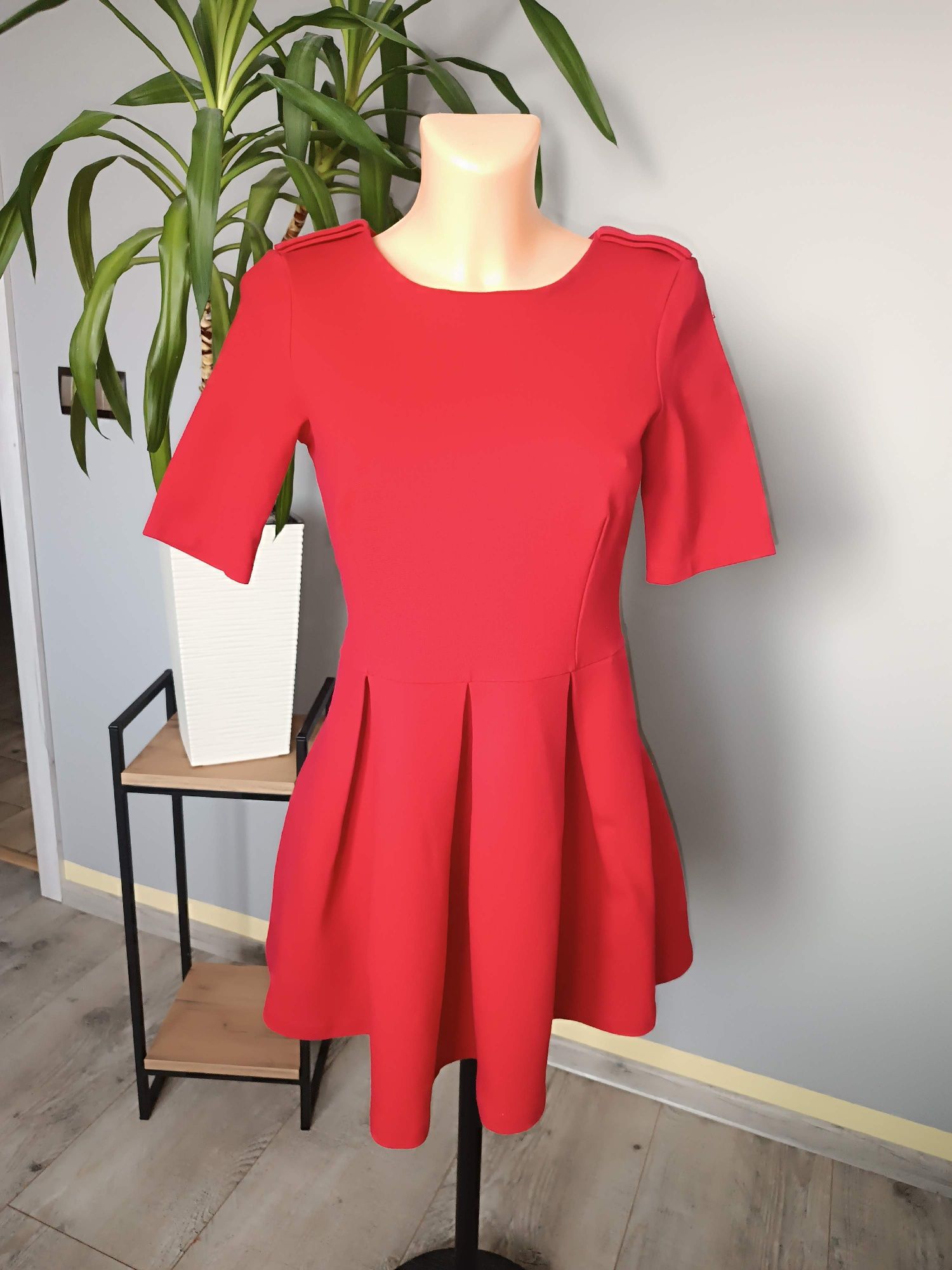 Czerwona sukienka r. M Zara
