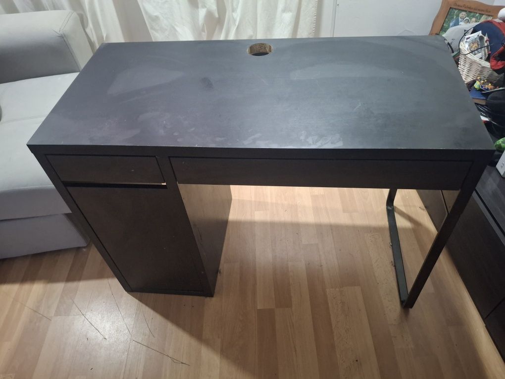 Secretaria Ikea preta