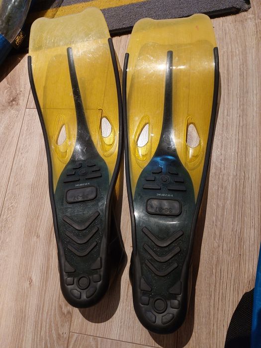 Płetwy do pływania roz. 36-37.