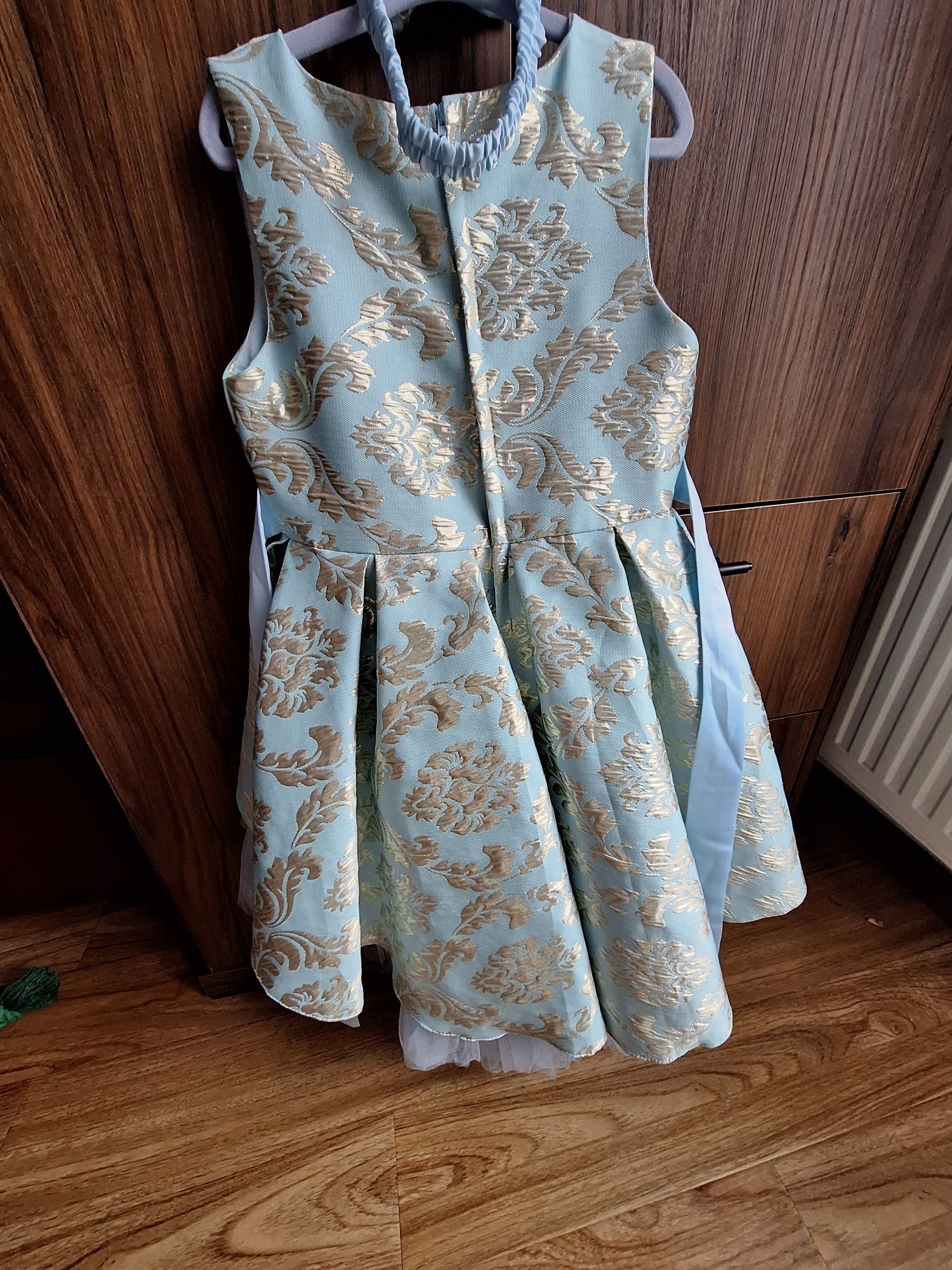 Przepiękna,elegancka sukienka dziewczęca rozm.128