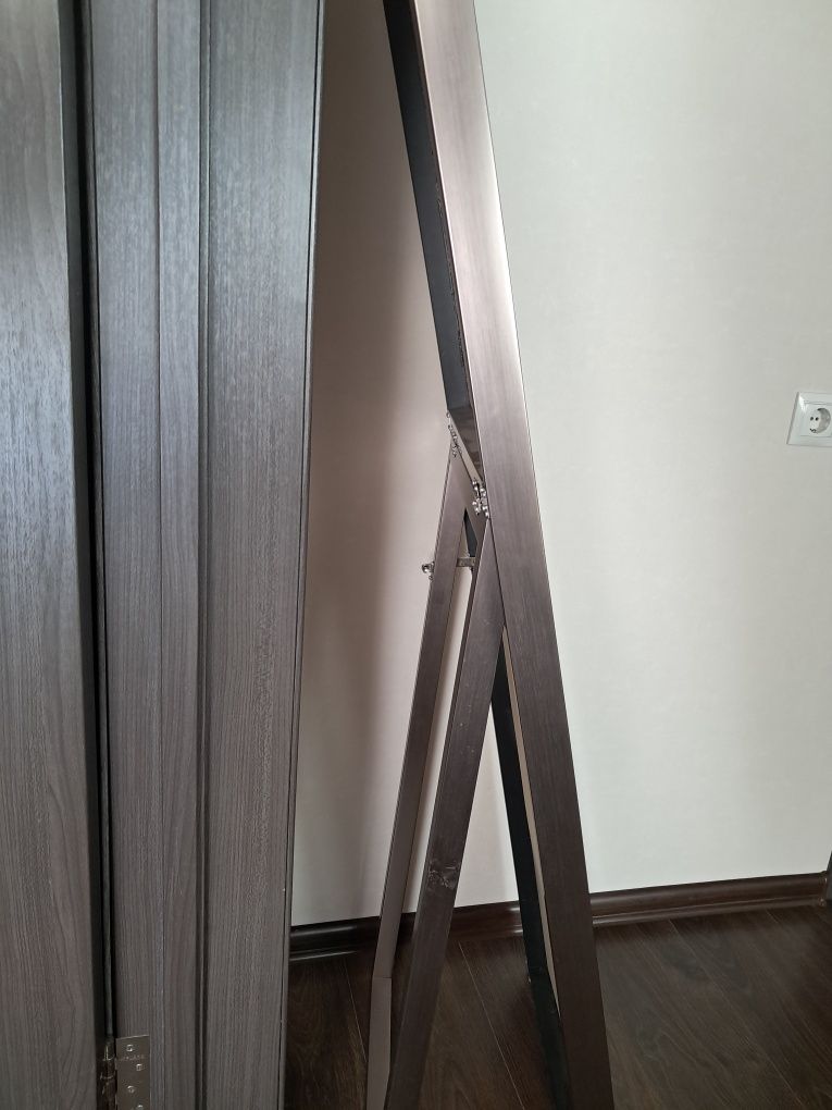 Зеркало напольное