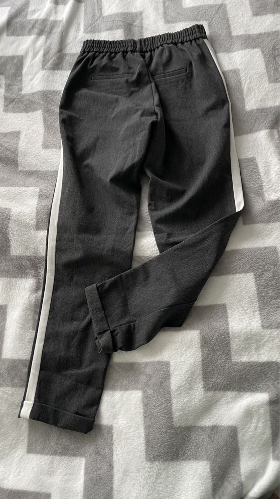Szare grafitowe spodnie Vero Moda XS/34 lampasy