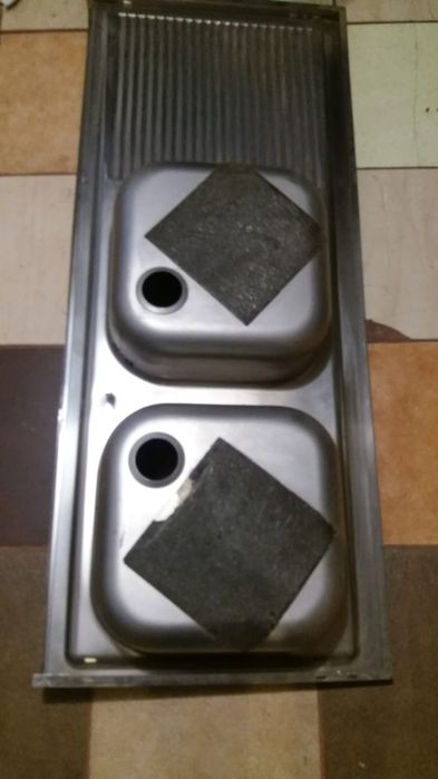 Zlew dwukomorowy z ociekaczem