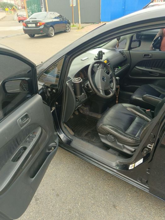 Honda stream универсал