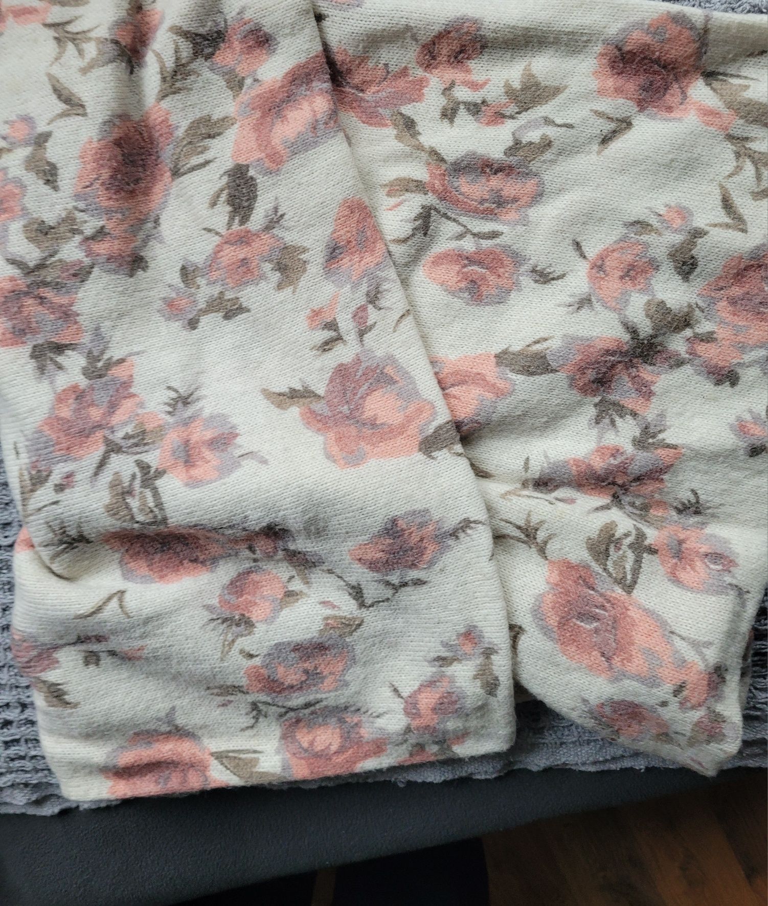 Komin w pastelowy print H&M
