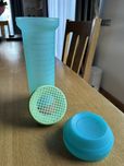 Shaker tupperware