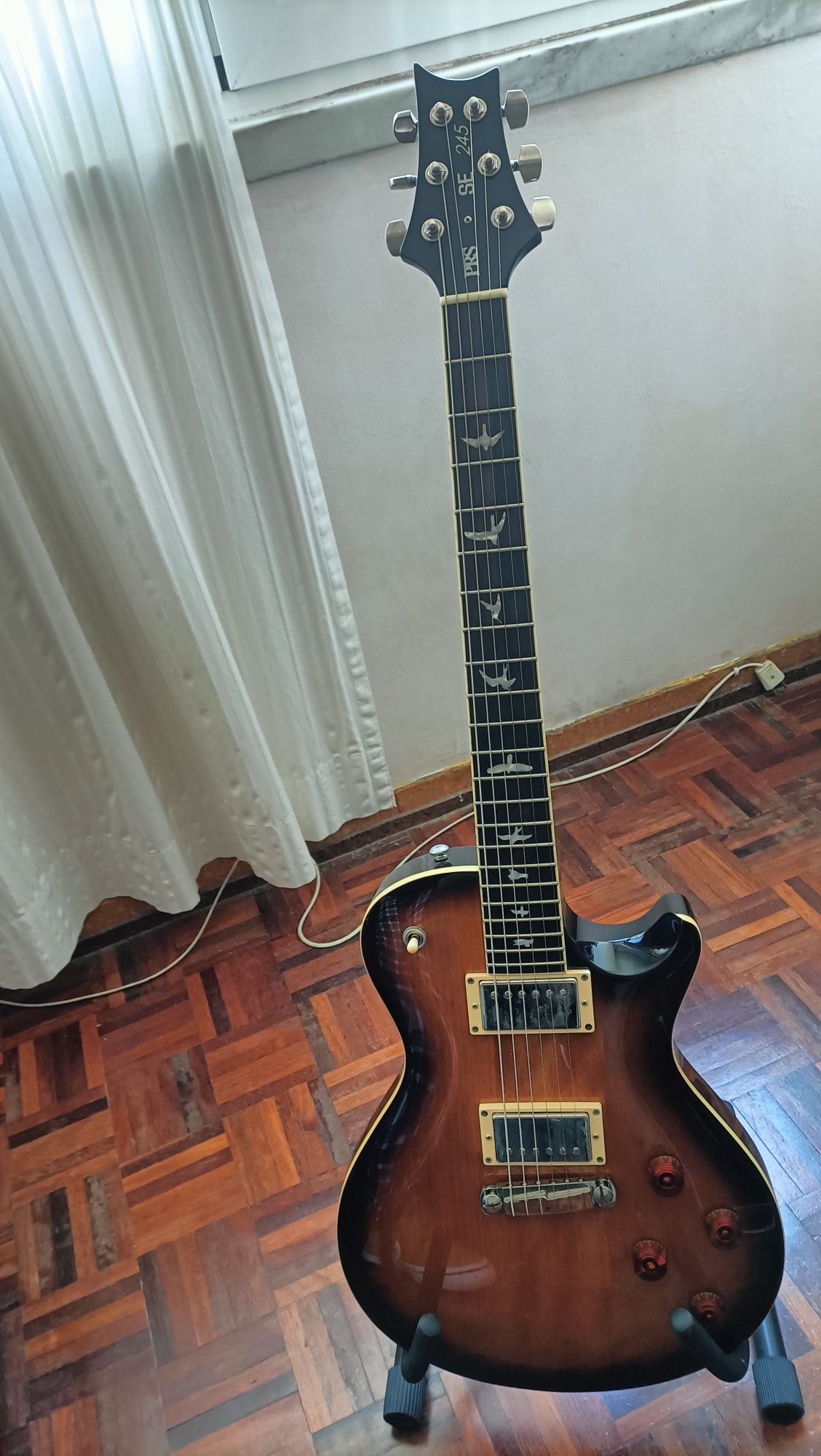 Guitarra PRS SE 245 Standard
