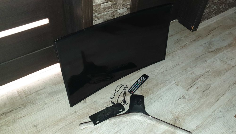 40" UHD 4K Телевизор Samsung  Smart TV UE40KU6300U