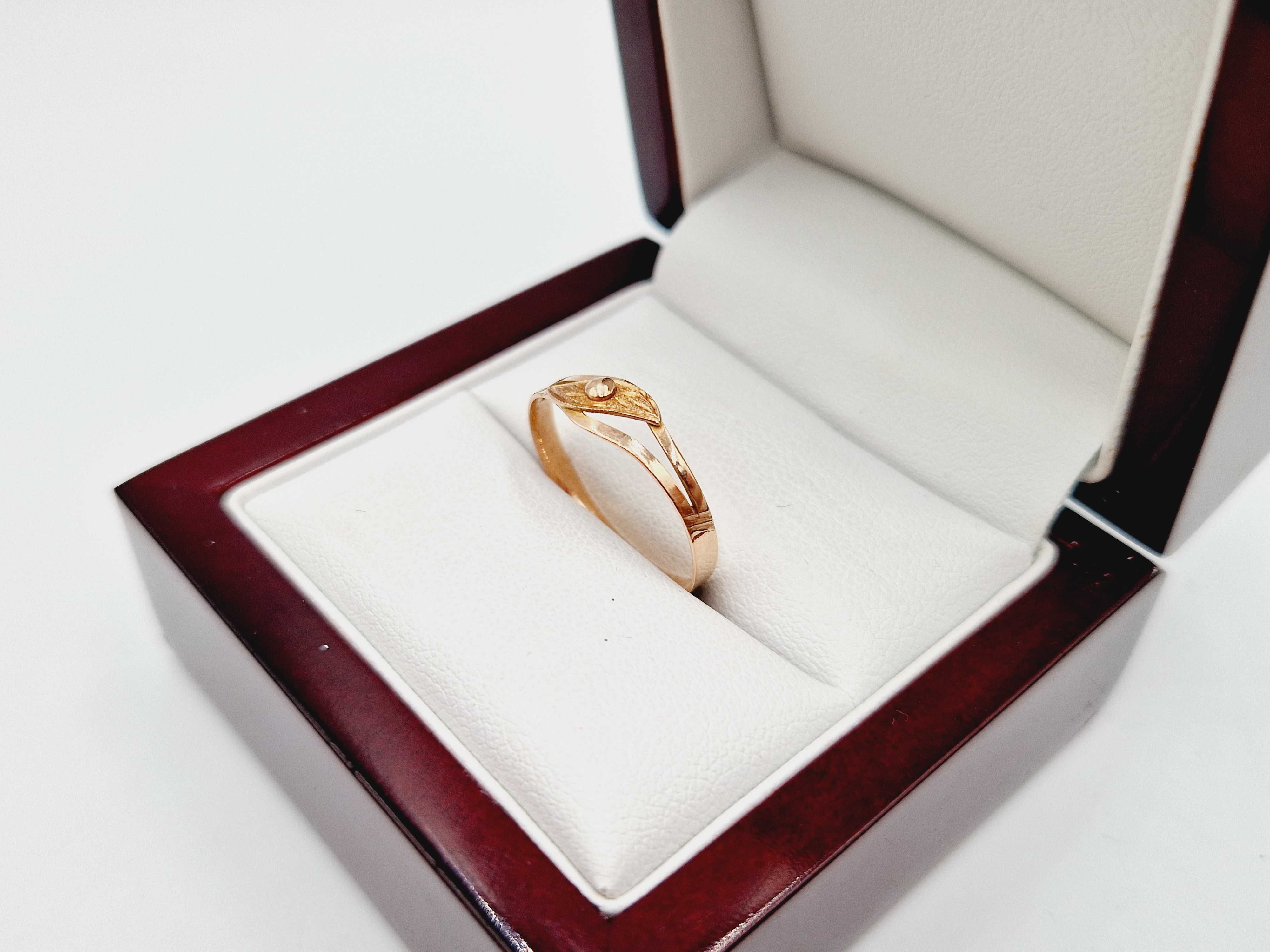 Delikatny złoty pierścionek 0,98 g PR.585 14K R.18