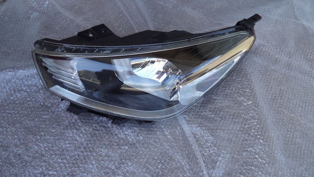 Farol esquerdo KIA RIO ano 2017 original e como novo