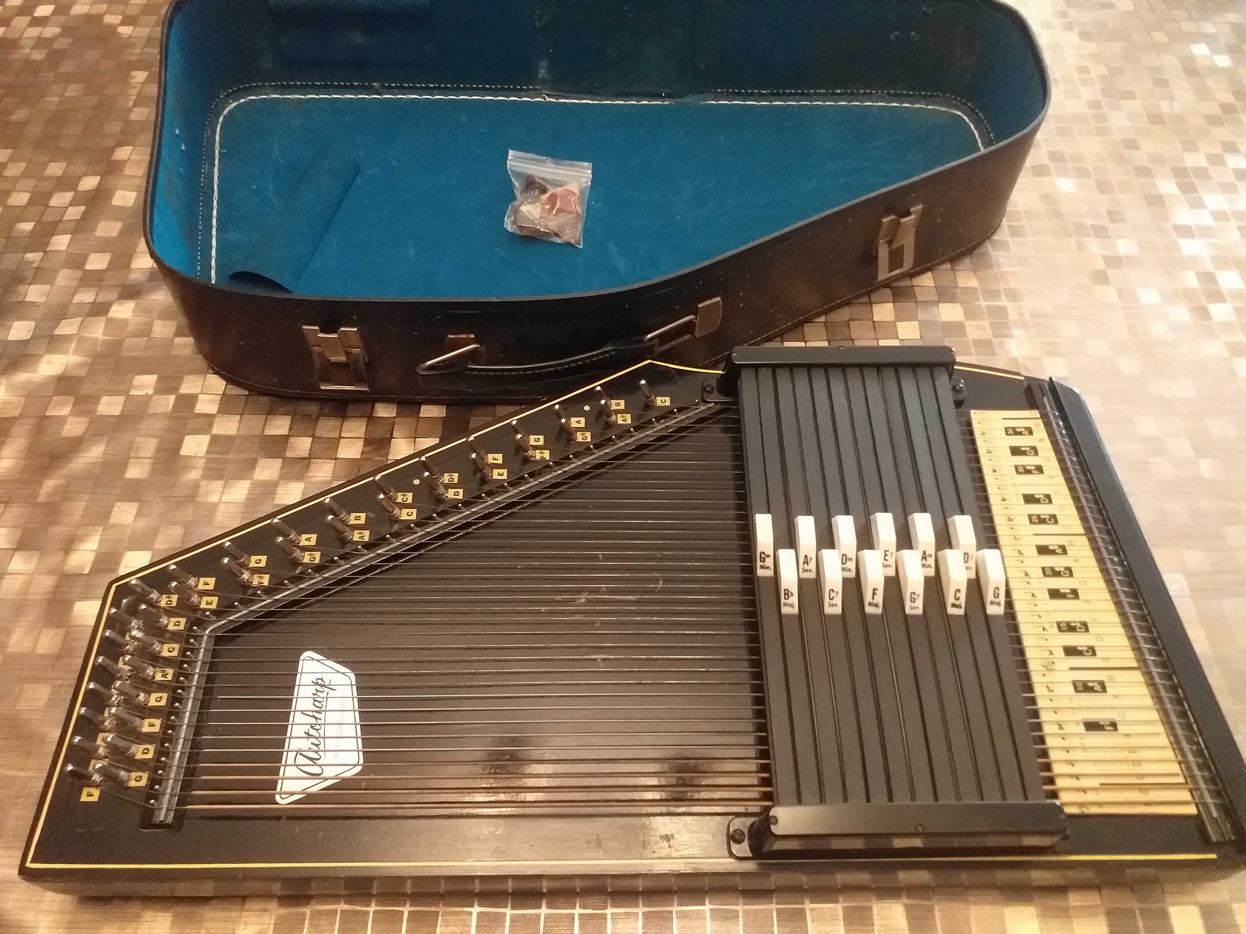 HARFA Autoharp by Oscar Schmidt