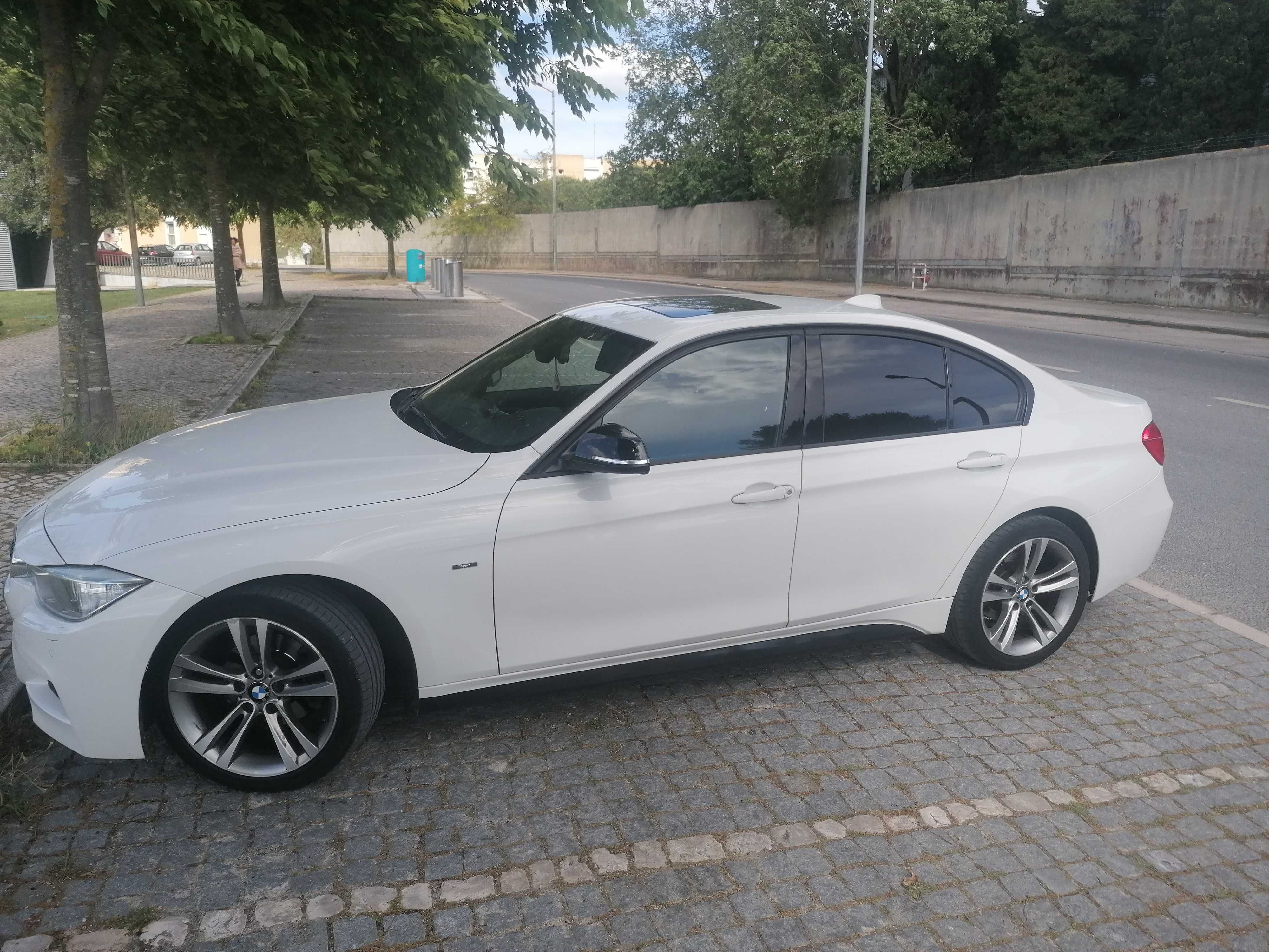 Vendo BMW 2012 impecável versão Sport