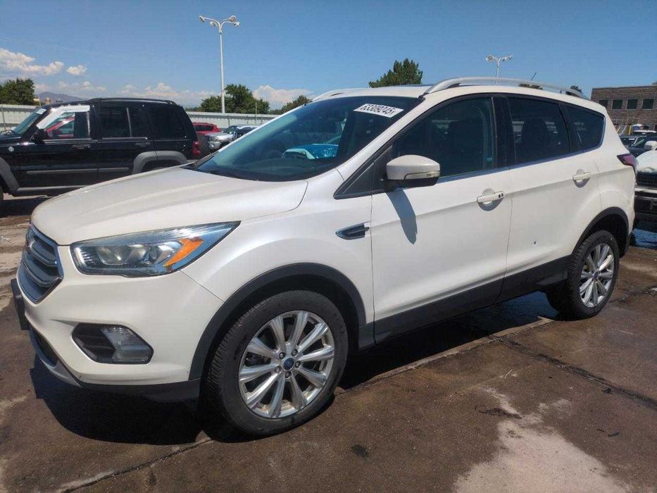 2017 Ford ESCAPE titanium