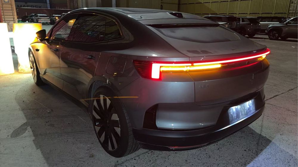 POLESTAR 4  електромобіль