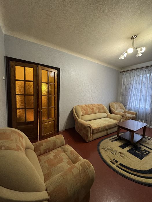 Продаж 3 кім квартри, сталінка, 74,3 м.кв, центр Югока, 2 поверх