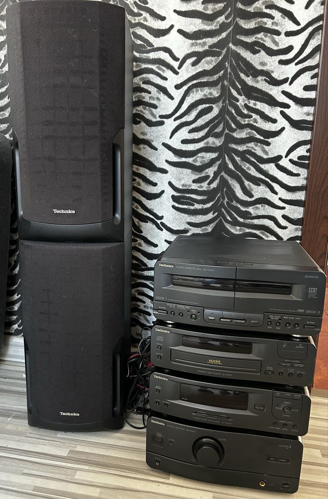 Wieża Technics i dwa głośniki