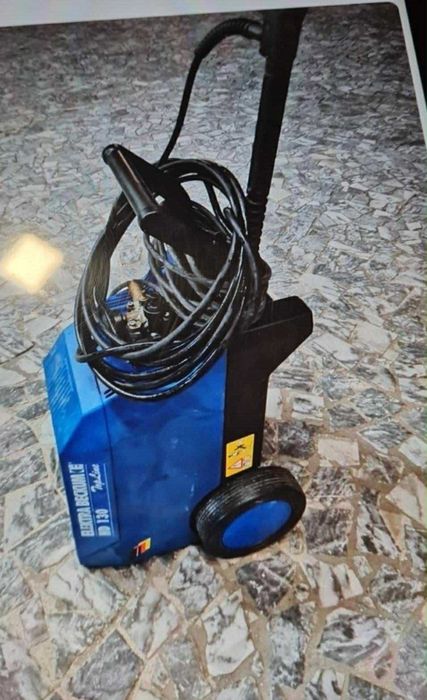Vendo 2 máquinas de lavar de alta pressão