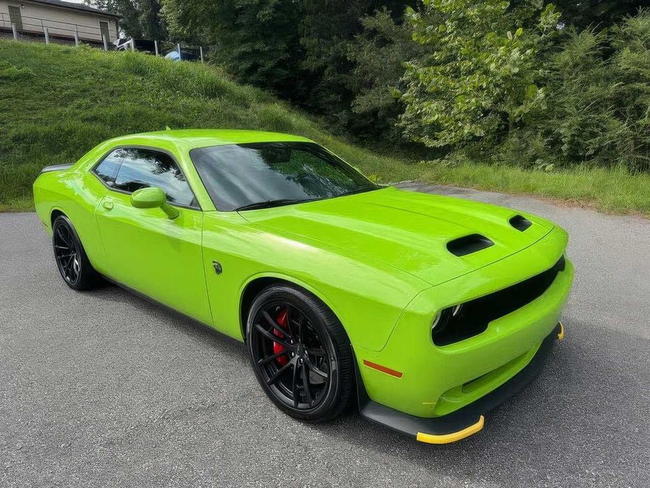 Dodge Challenger      2023
