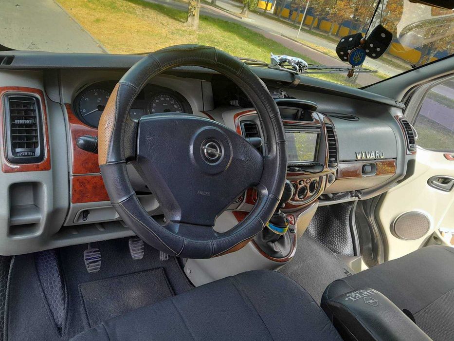 Продам Оpel Vivaro