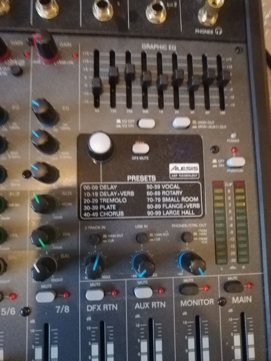 Mesa de som Alto live802