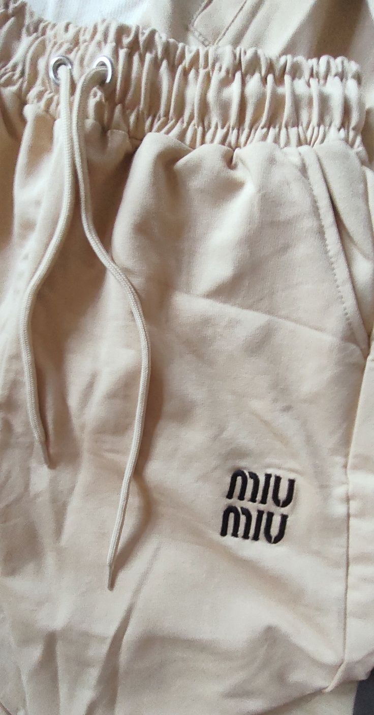 Dres beżowy trzy części Miu Miu