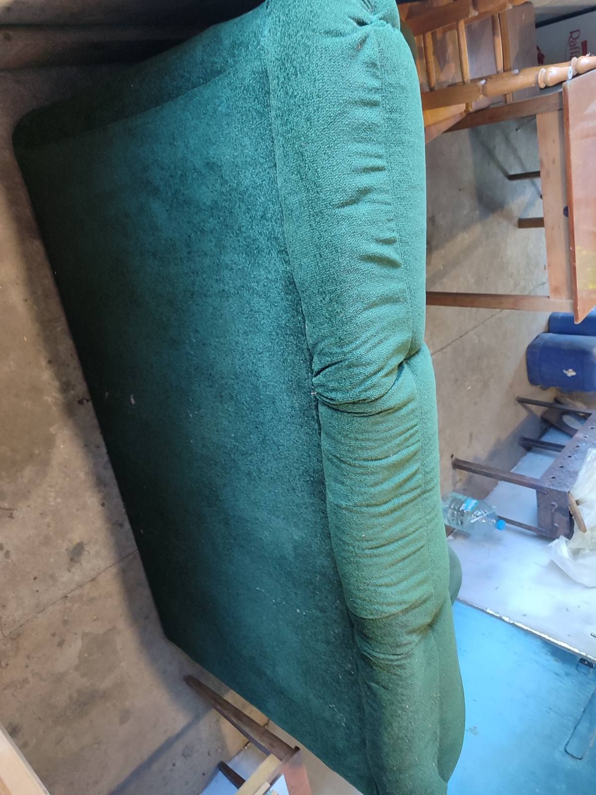 Продам диван срочно