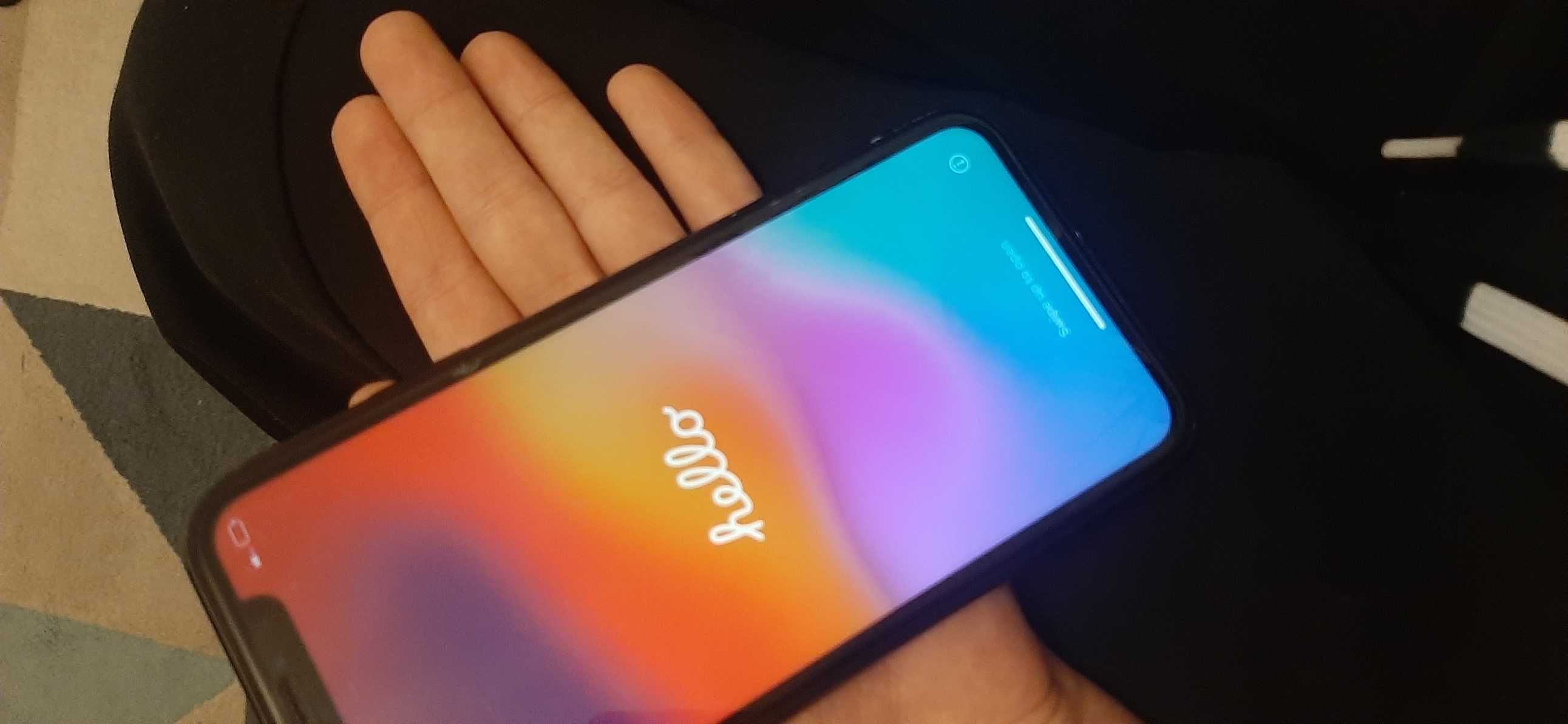 iPhone XR   64GB