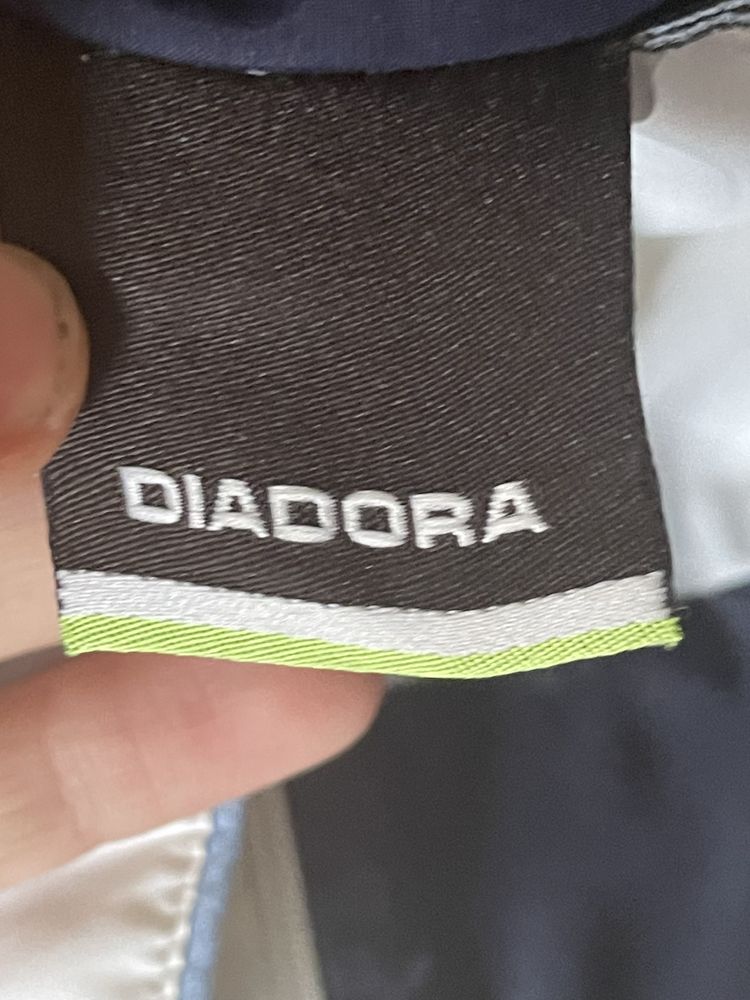 Курточка від Diadora