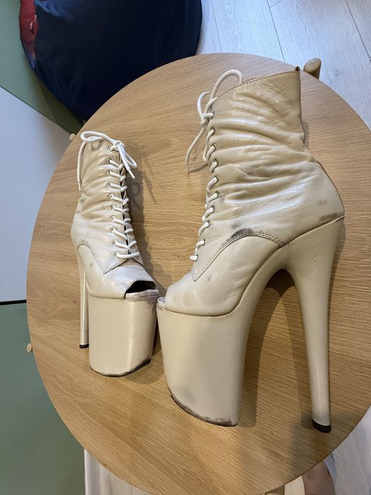 Стріпи pleaser трійки 38 перешиті зі шкіри