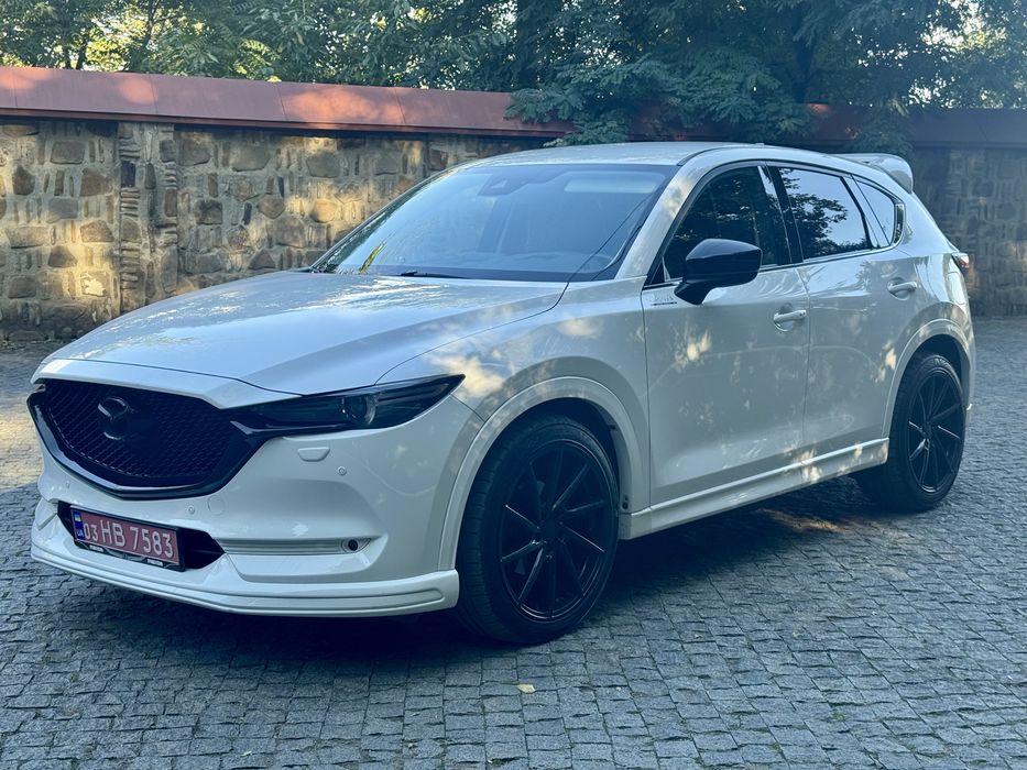 Mazda CX-5 Black in White