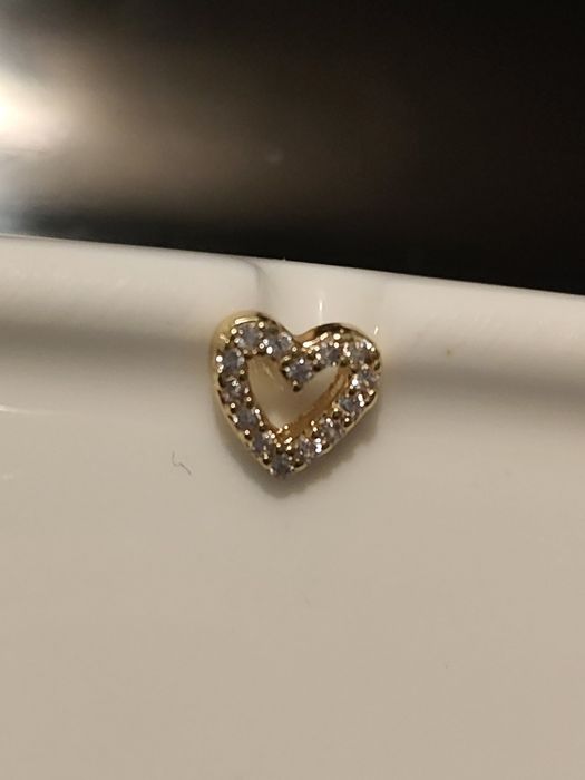 Nakrętka piercing serce microdermal