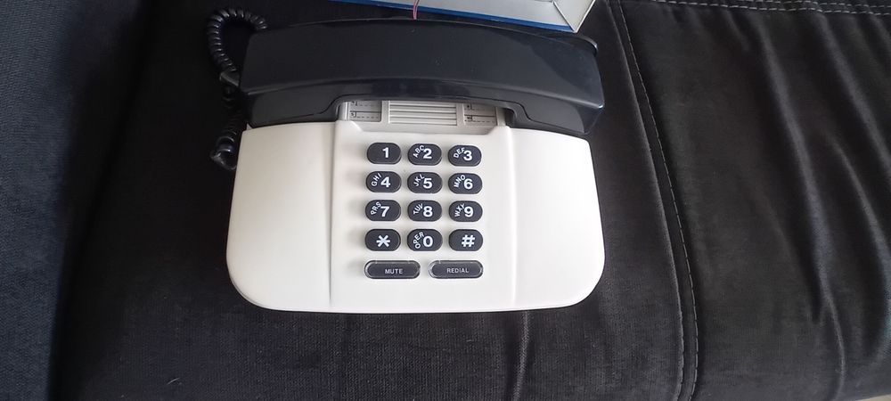 Telefone antigo novo