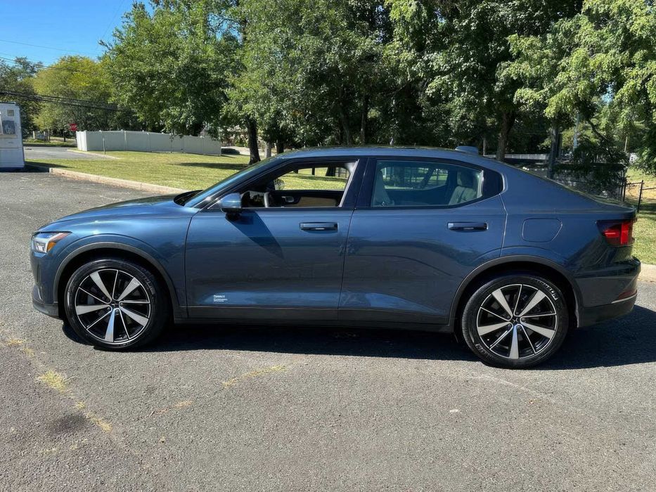 Polestar 2      2022