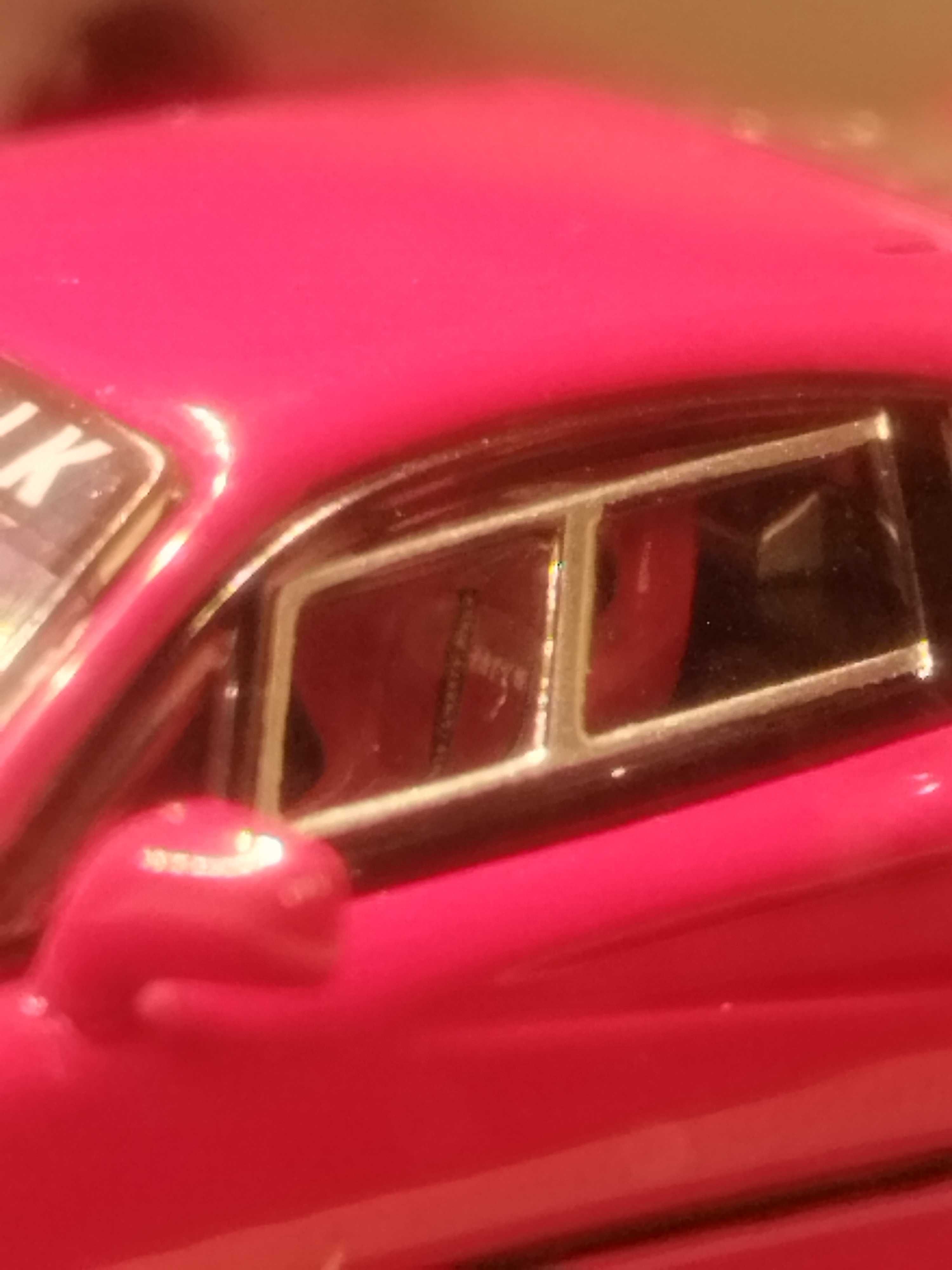 Model Ferrari F40 LWBK 1:64 od firmy Street Warrior