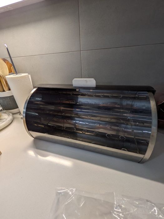 Caixa de pão em aço inoxidável