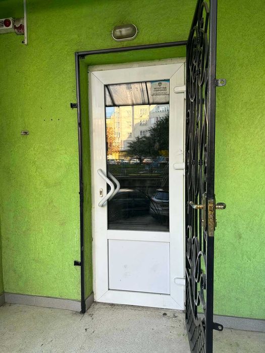 Продаж комерційне приміщення р-н кінотеатру Космос