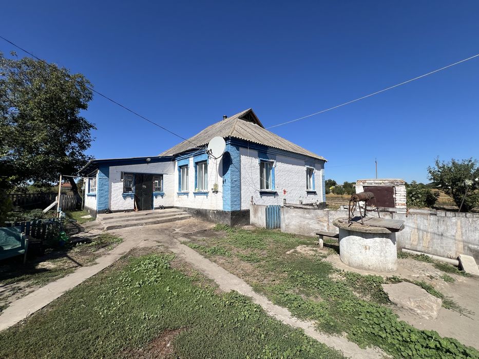 Продам хороший цегляний будинок в місті Узин