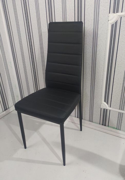 Обеденный кухонный стеклянный 
стол Обідній кухонний скляний стіл