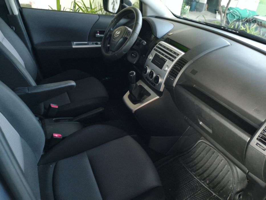 Mazda 5 de 2007 em muito bom estado