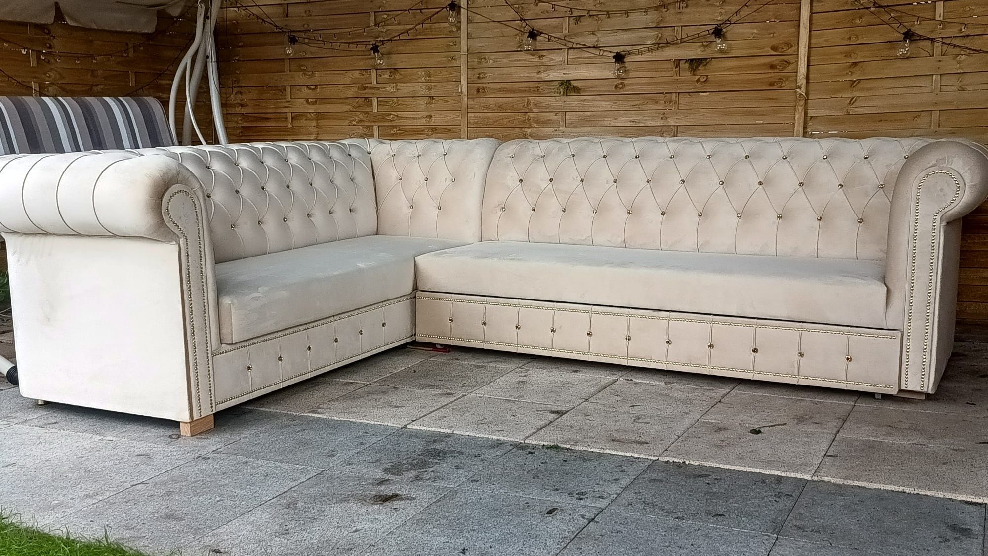 Sofa Chesterfield IV III II I. Narożnik.