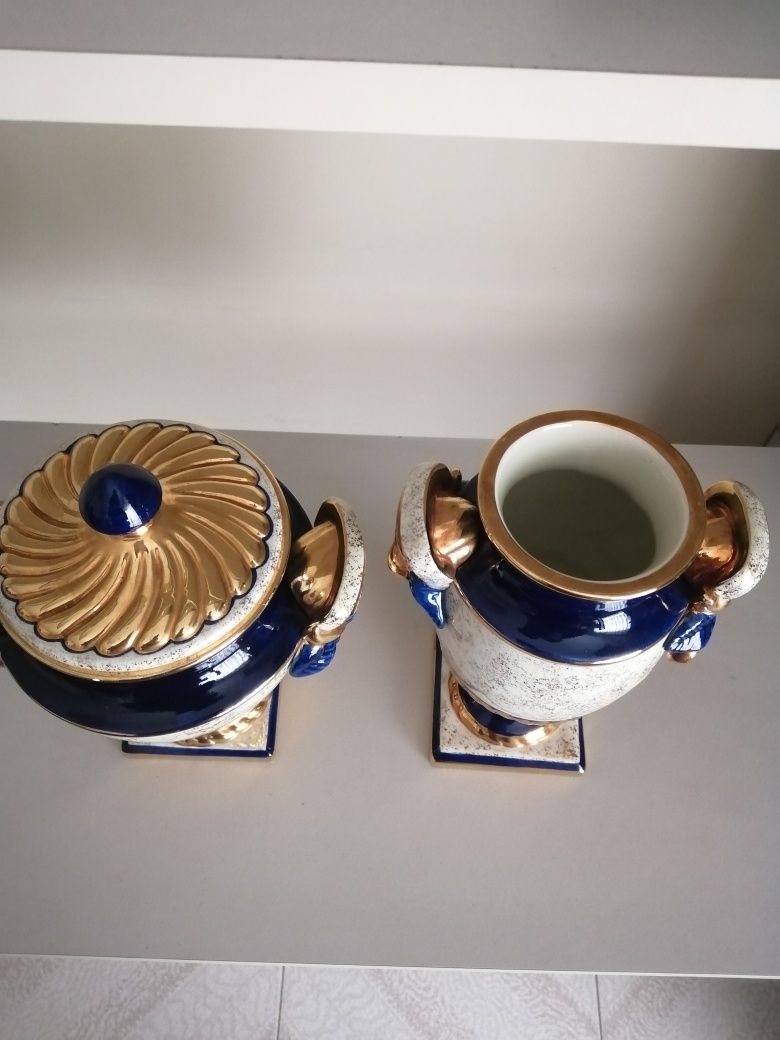 Peças decorativas azul e dourado